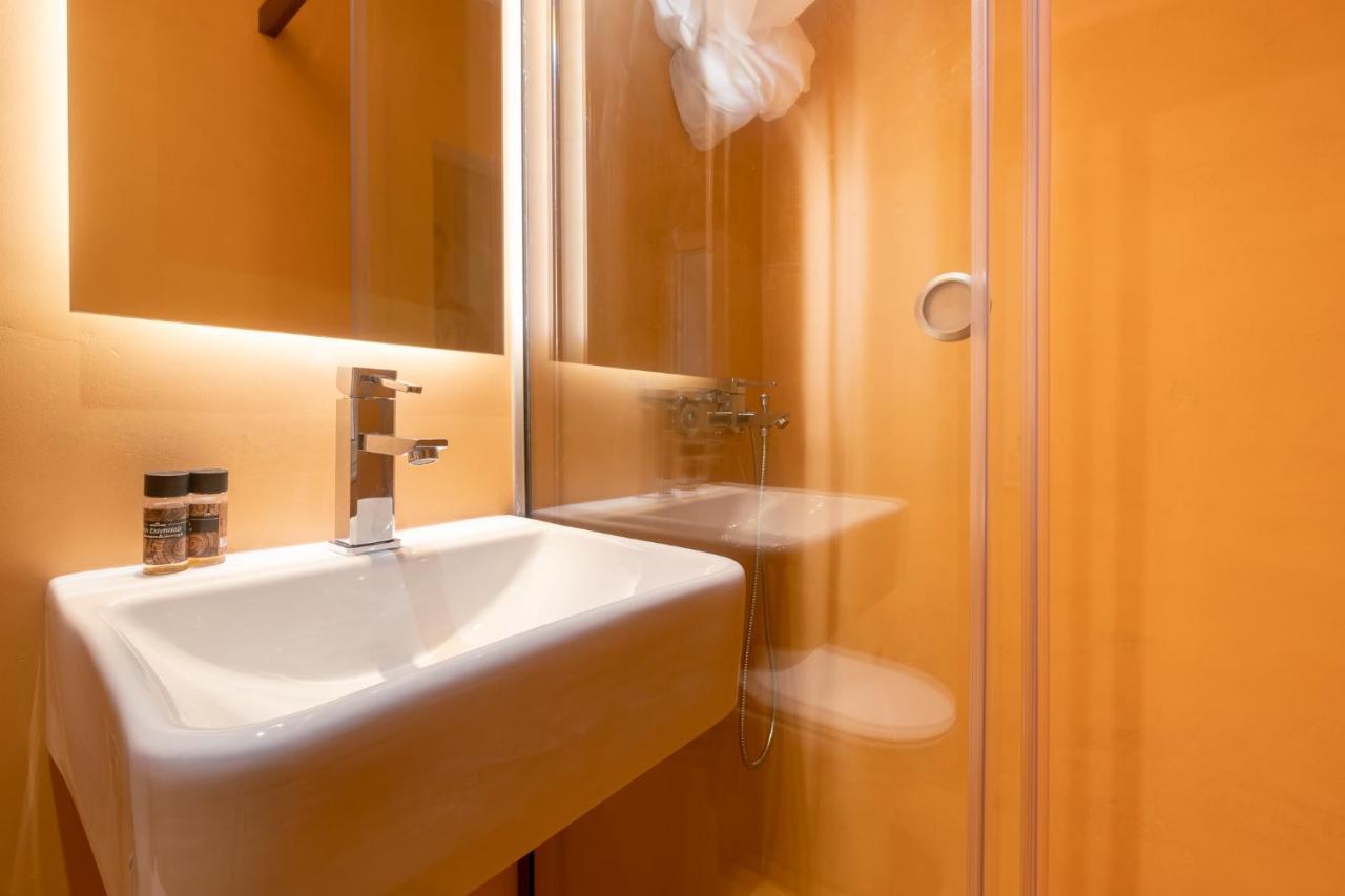 Old Town Gem - Elegant Guilford Apartment Corfu  Екстериор снимка
